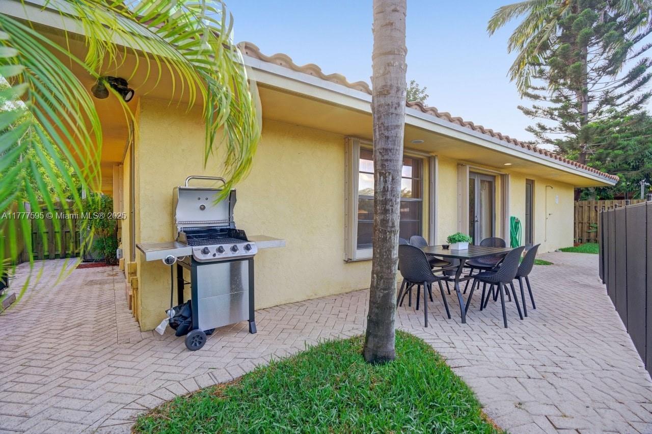 RIVERSIDE COVE - Residential Lease