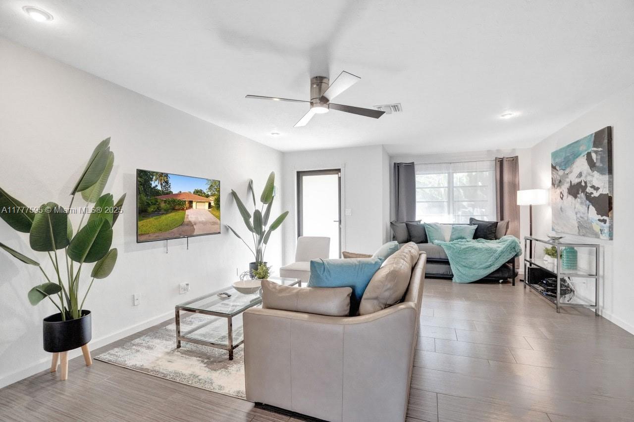 RIVERSIDE COVE - Residential Lease