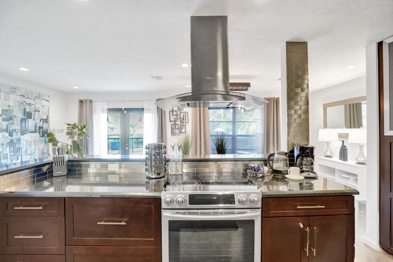 RIVERSIDE COVE - Residential Lease