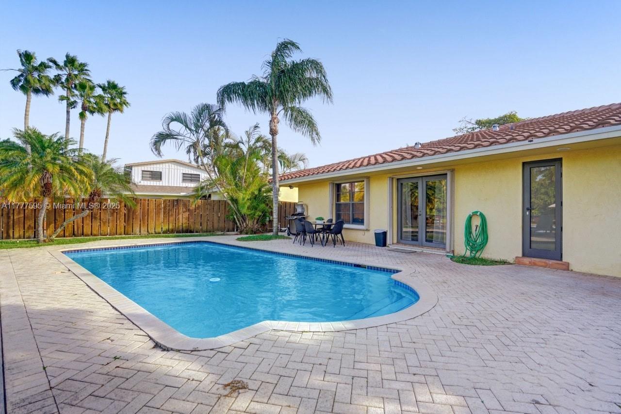 RIVERSIDE COVE - Residential Lease
