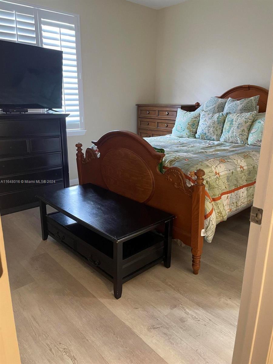 SOMERSET AT ABACOA CONDO - Residential