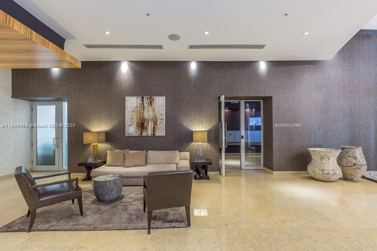 40 SW 13 ST Penthouse 4