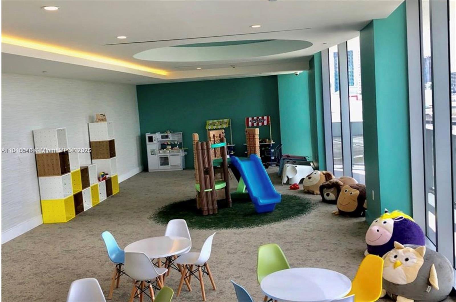 ARIA ON THE BAY CONDO - Residential