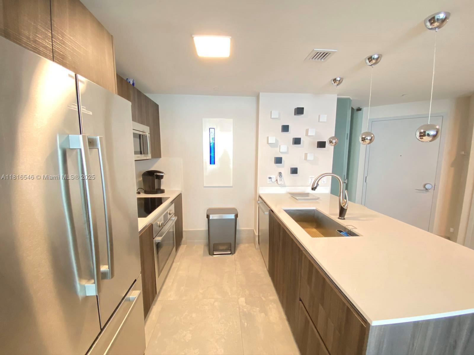 ARIA ON THE BAY CONDO - Residential
