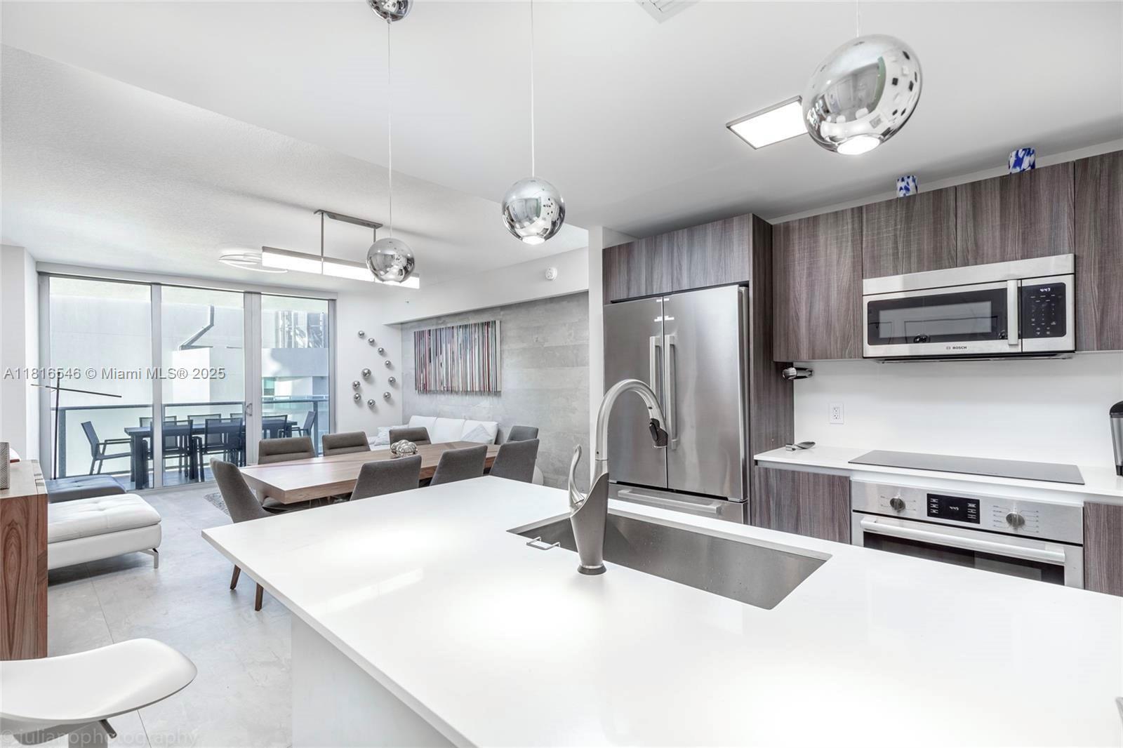 ARIA ON THE BAY CONDO - Residential