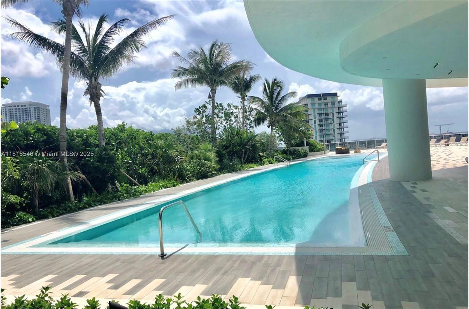ARIA ON THE BAY CONDO - Residential