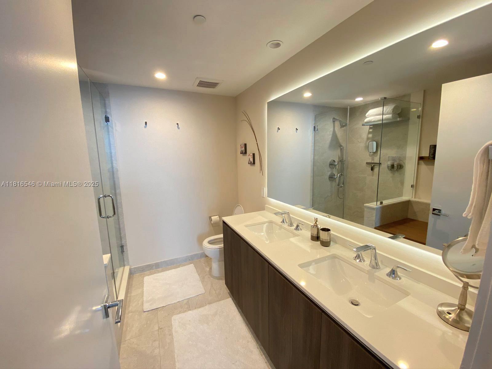 ARIA ON THE BAY CONDO - Residential