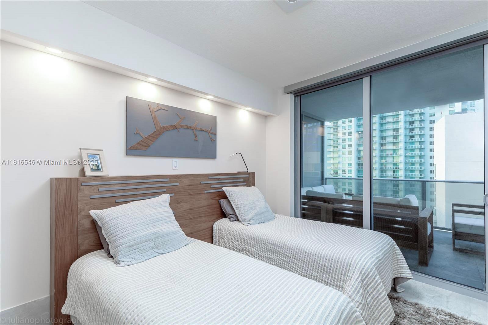 ARIA ON THE BAY CONDO - Residential
