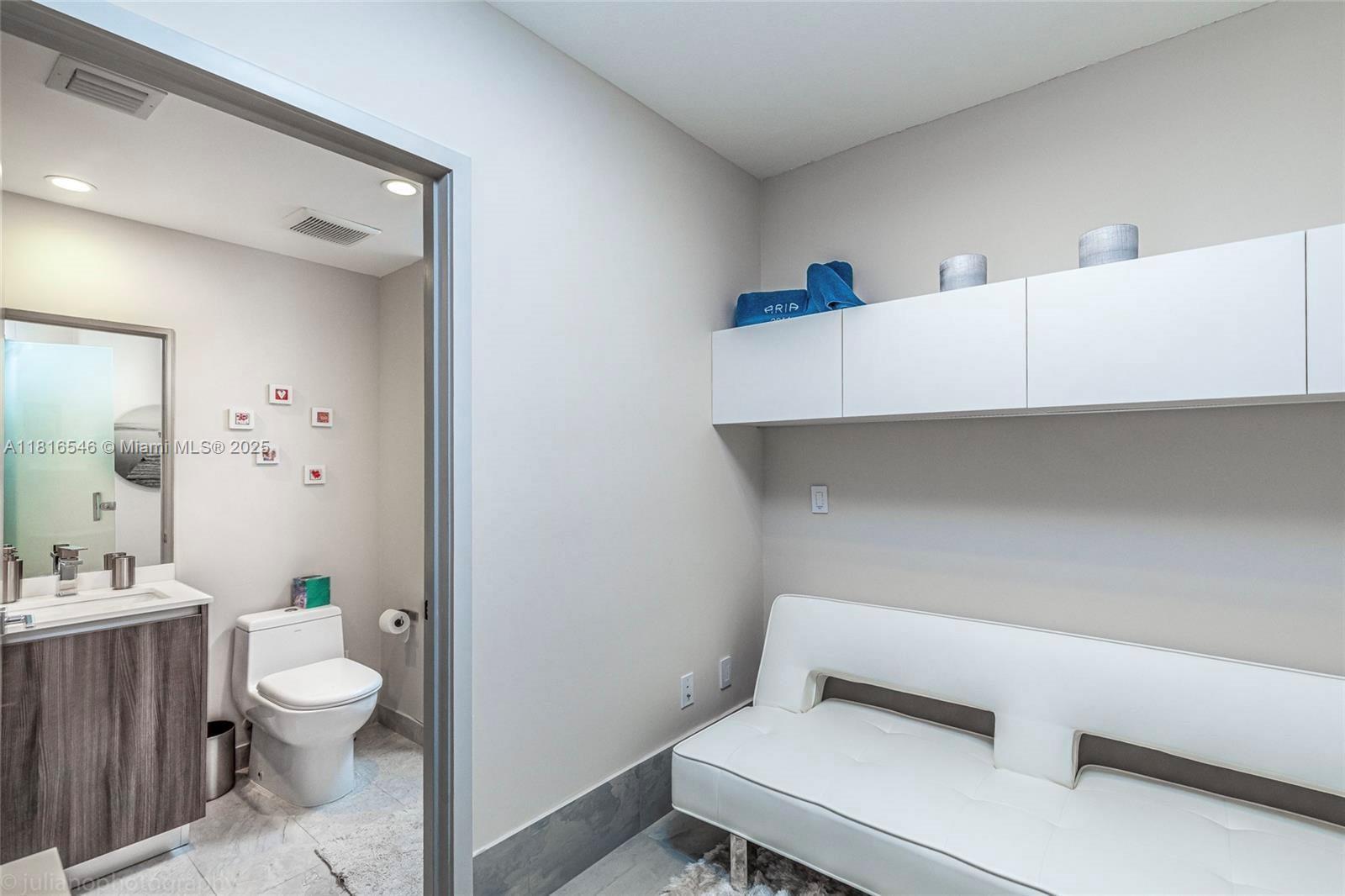 ARIA ON THE BAY CONDO - Residential