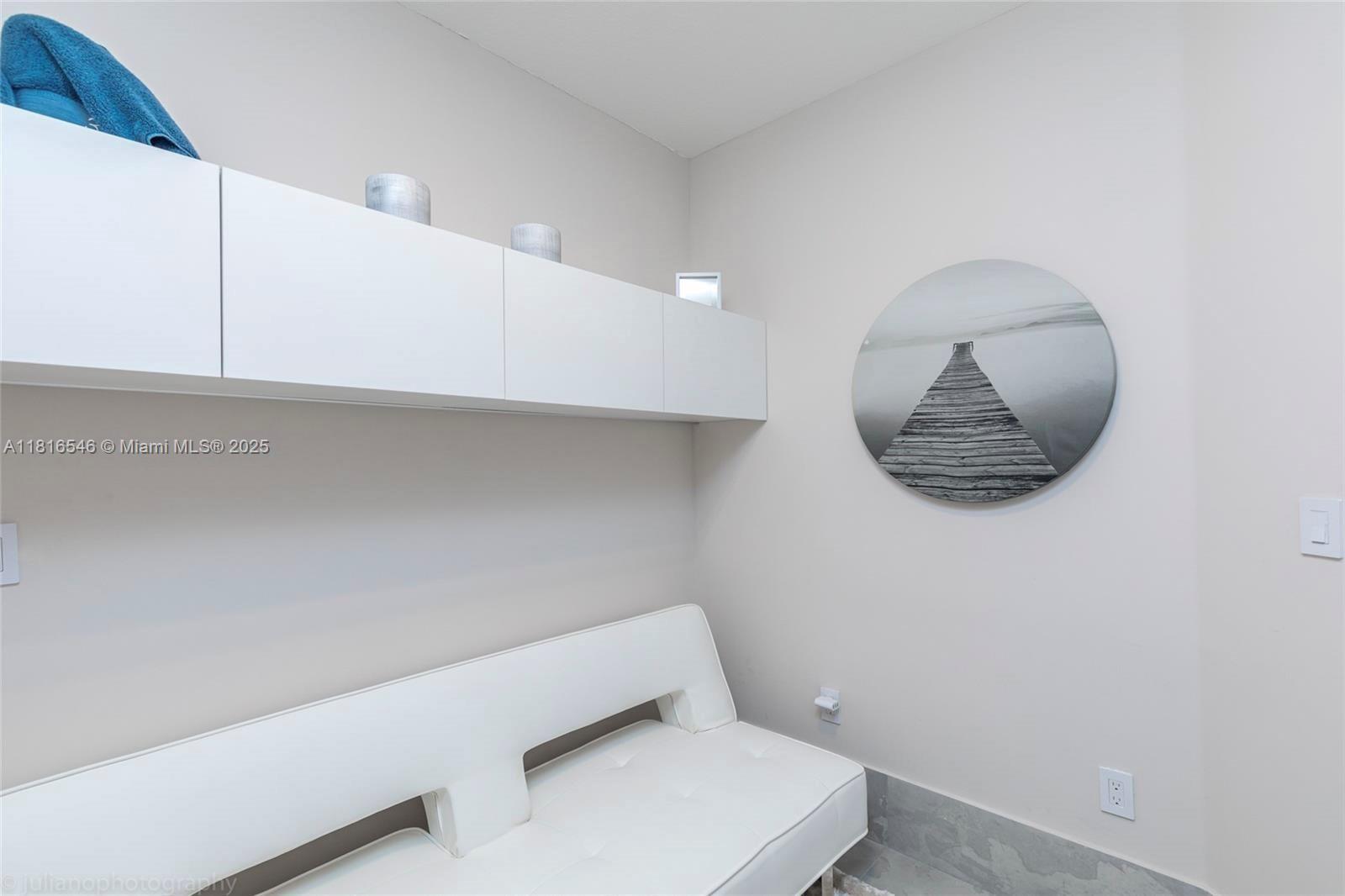 ARIA ON THE BAY CONDO - Residential