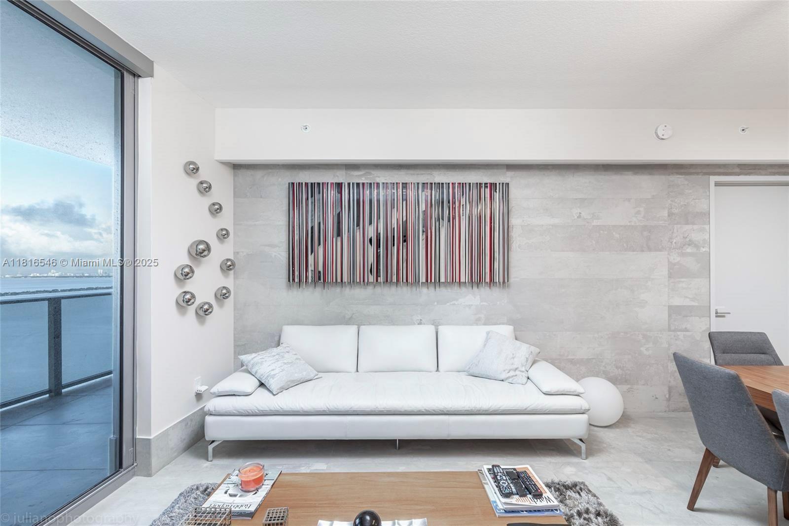 ARIA ON THE BAY CONDO - Residential