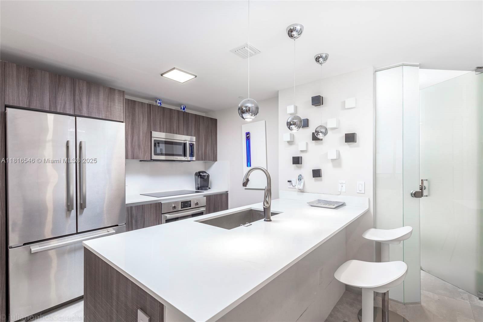 ARIA ON THE BAY CONDO - Residential