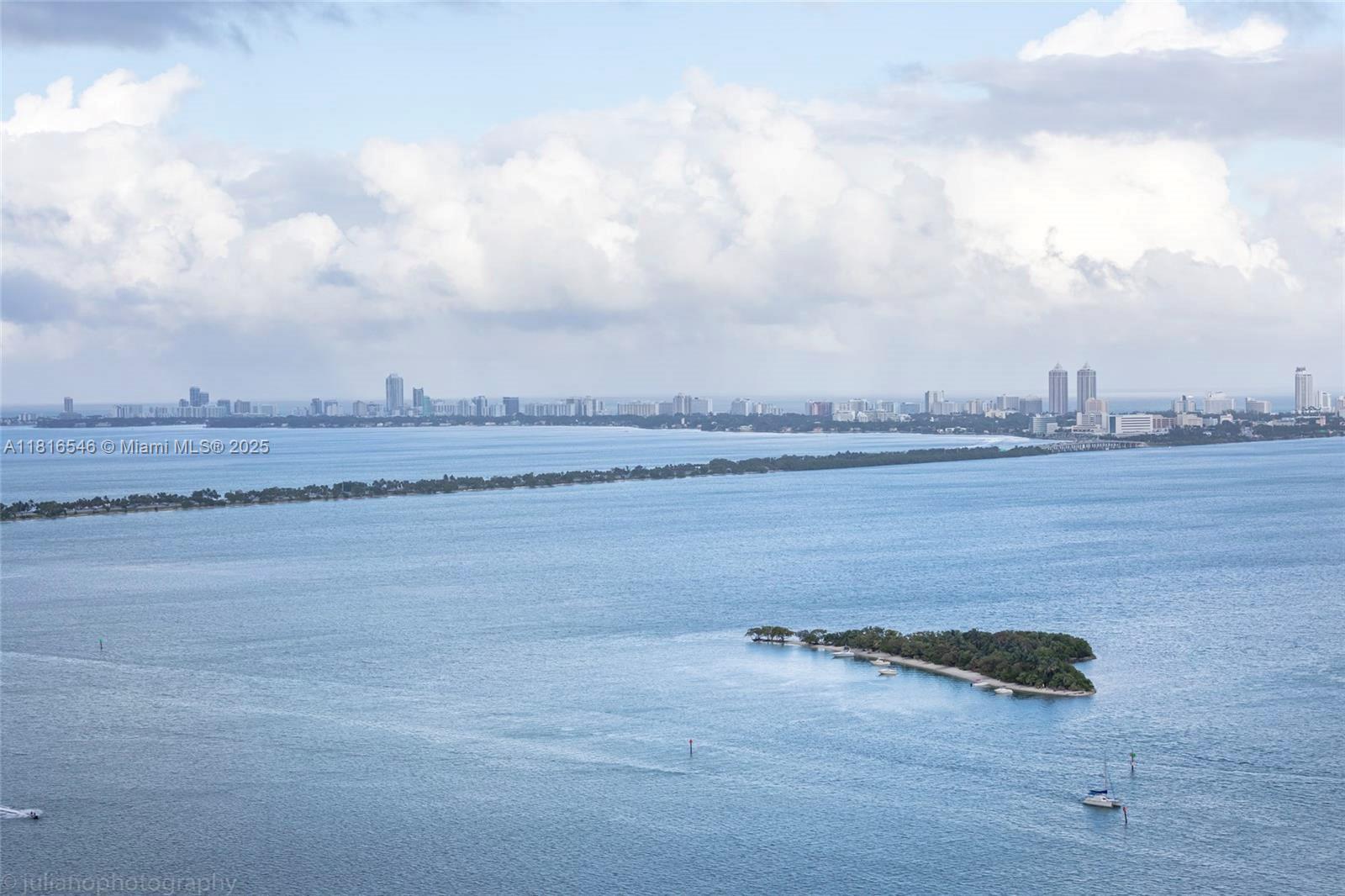 ARIA ON THE BAY CONDO - Residential