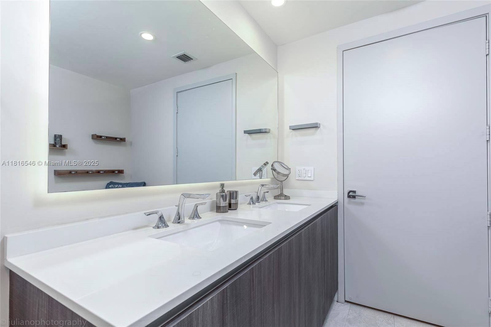 ARIA ON THE BAY CONDO - Residential