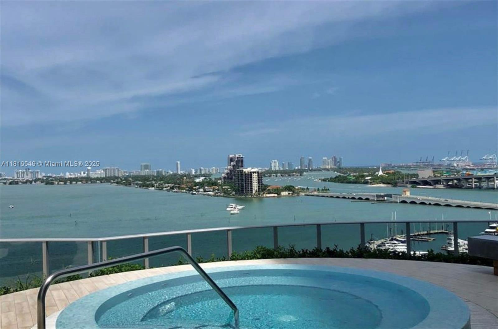 ARIA ON THE BAY CONDO - Residential
