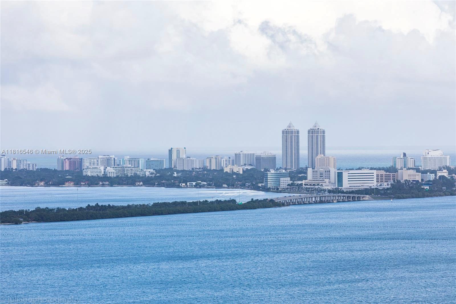 ARIA ON THE BAY CONDO - Residential