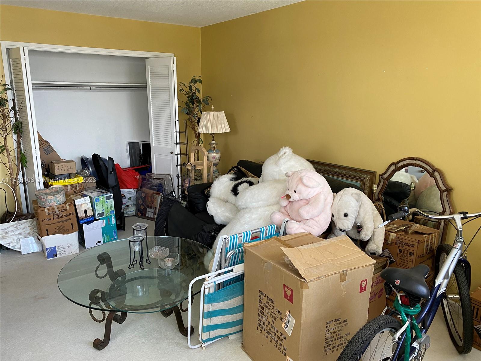 COMMODORE CONDO - Residential