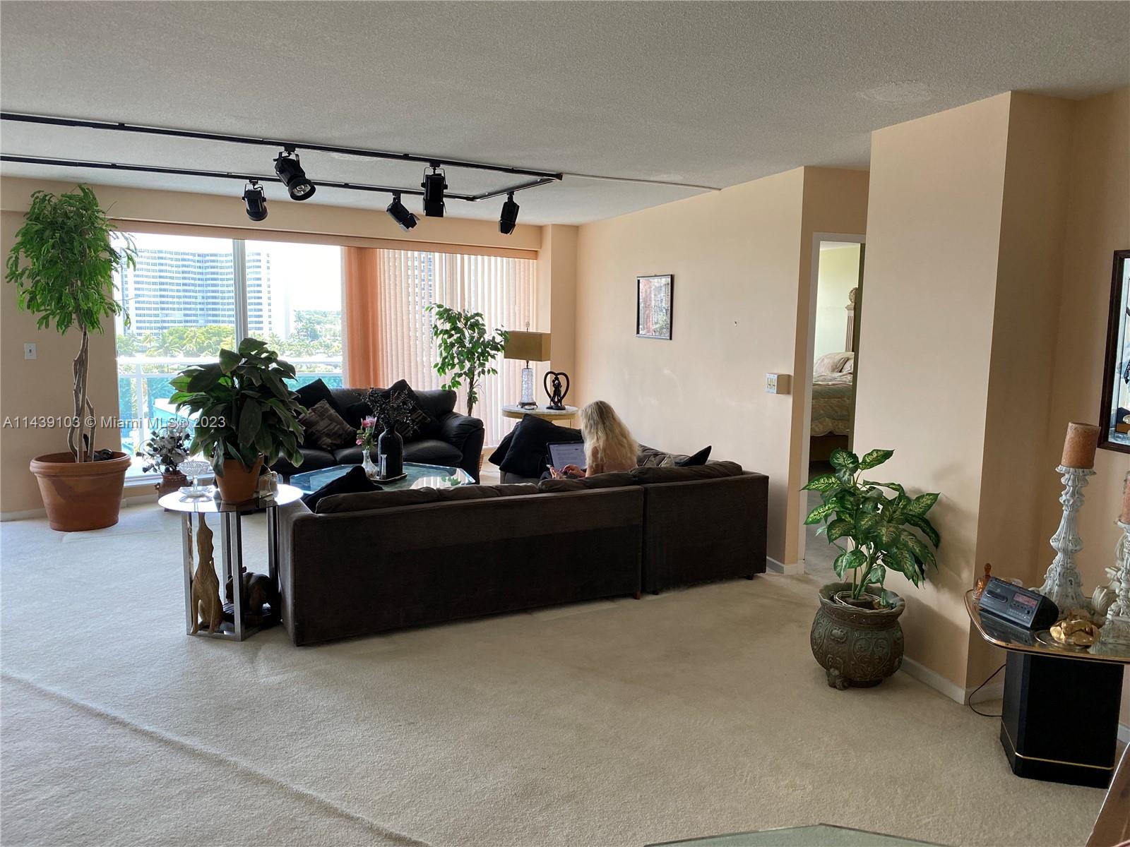 3430 Galt Ocean Dr 712