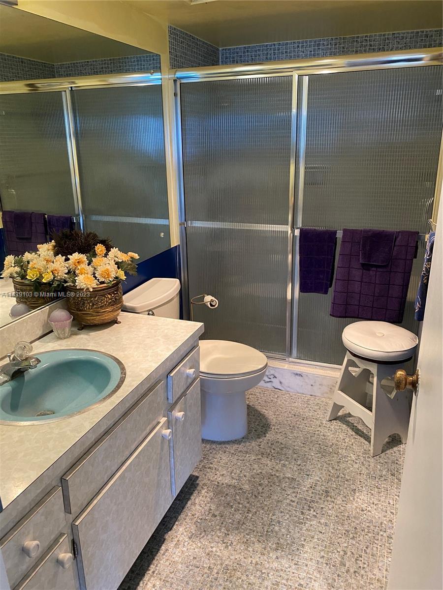 COMMODORE CONDO - Residential