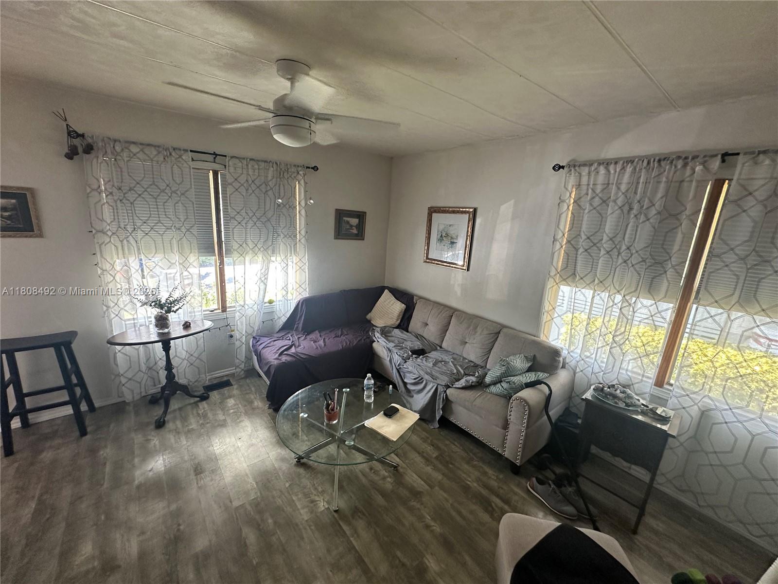 JAMAICA BAY MOBILE HOME C - Residential