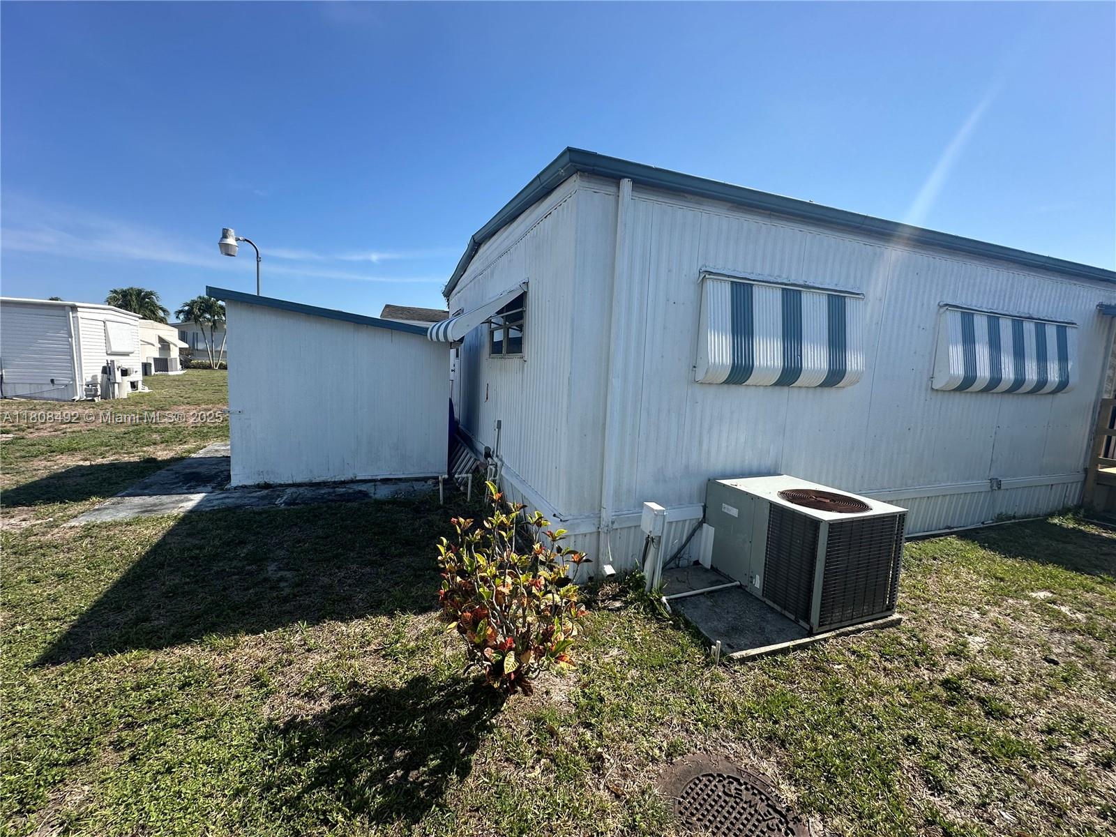 JAMAICA BAY MOBILE HOME C - Residential