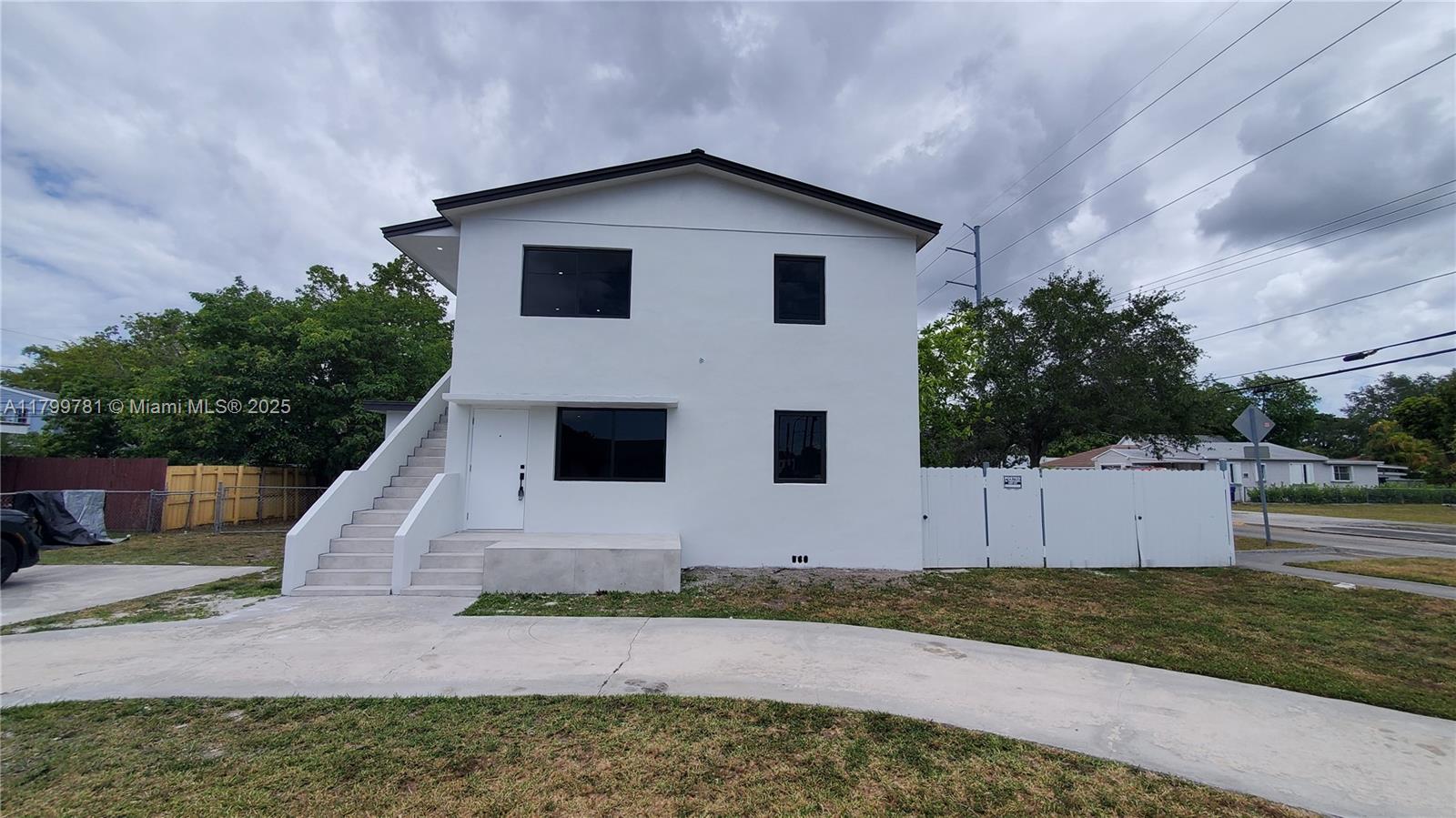 6201 Sw 22nd St 2, Miami, Broward County, Florida - 2 Bedrooms  
2 Bathrooms - 