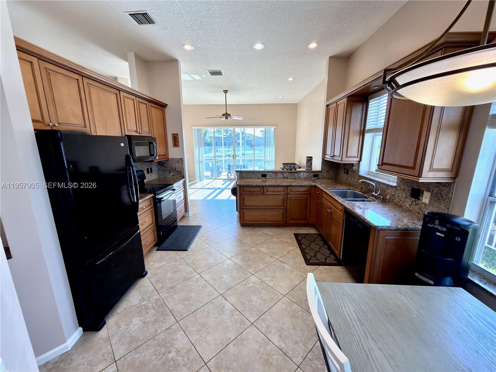 BOCA WINDS PAR E - Residential