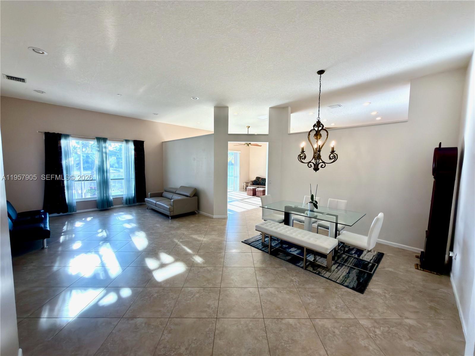 BOCA WINDS PAR E - Residential