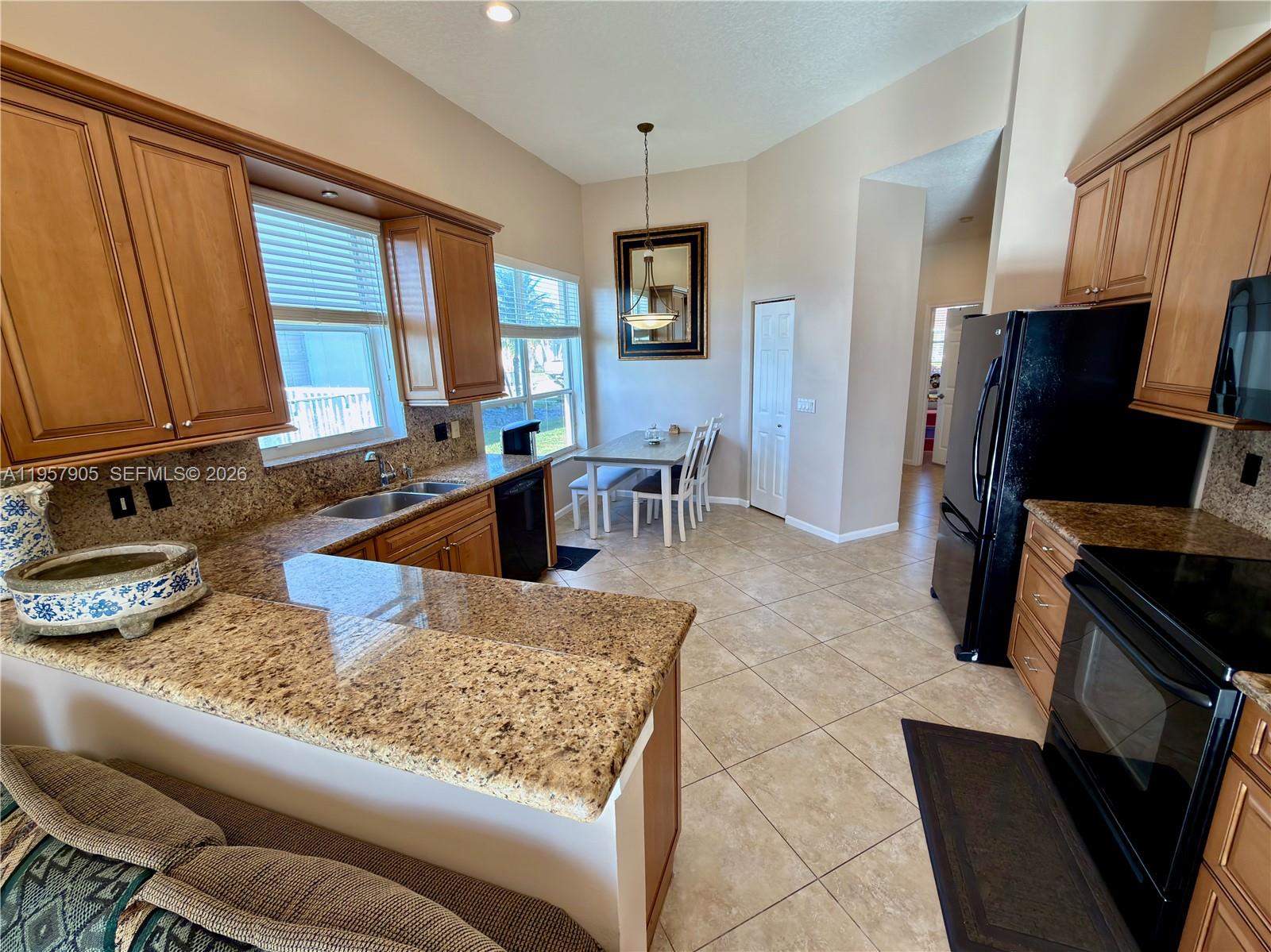 BOCA WINDS PAR E - Residential