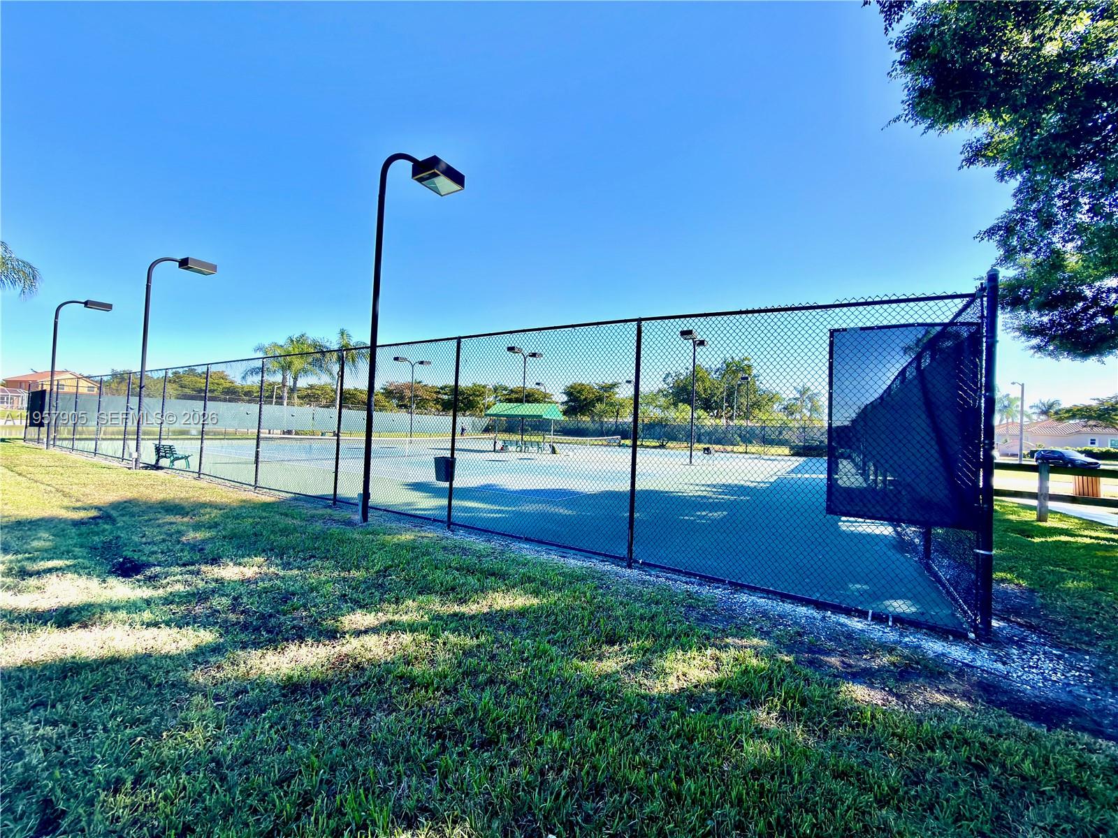 BOCA WINDS PAR E - Residential