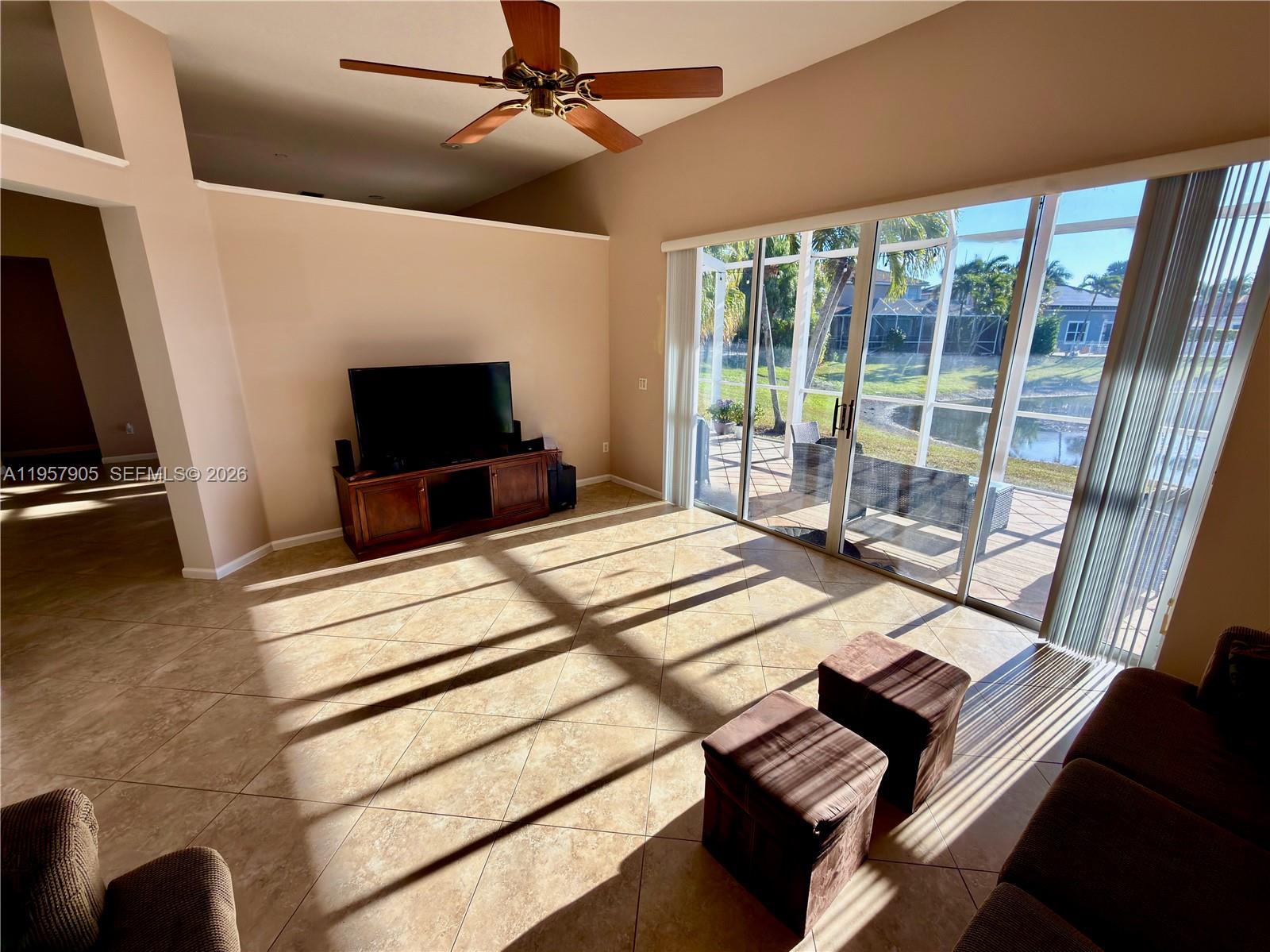 BOCA WINDS PAR E - Residential