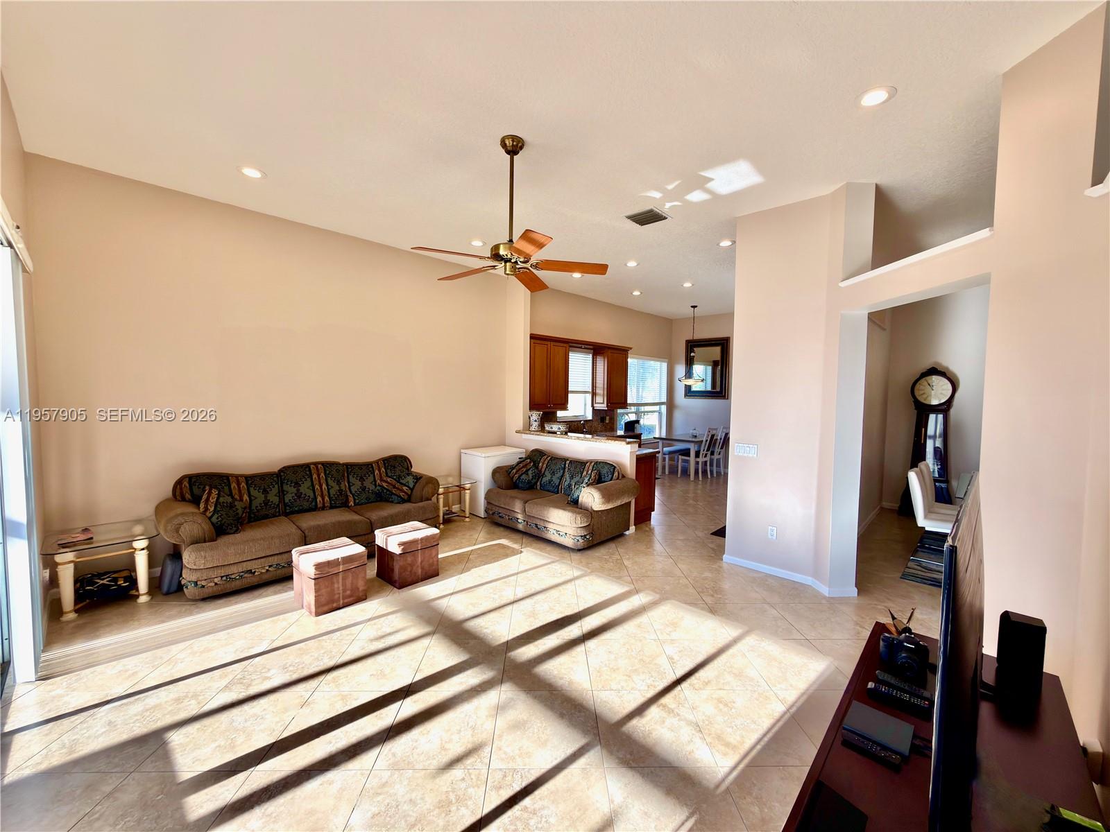 BOCA WINDS PAR E - Residential