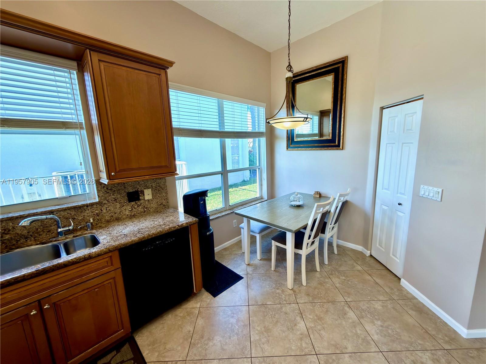 BOCA WINDS PAR E - Residential