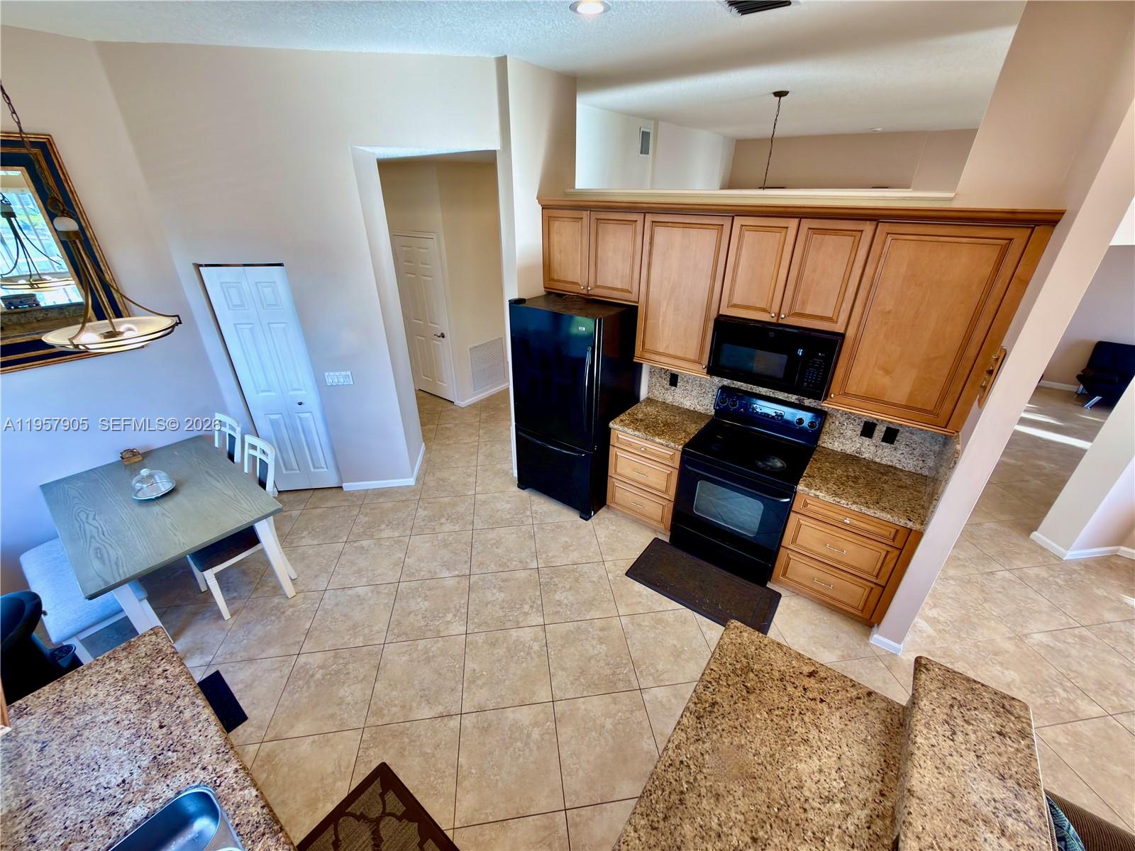 BOCA WINDS PAR E - Residential