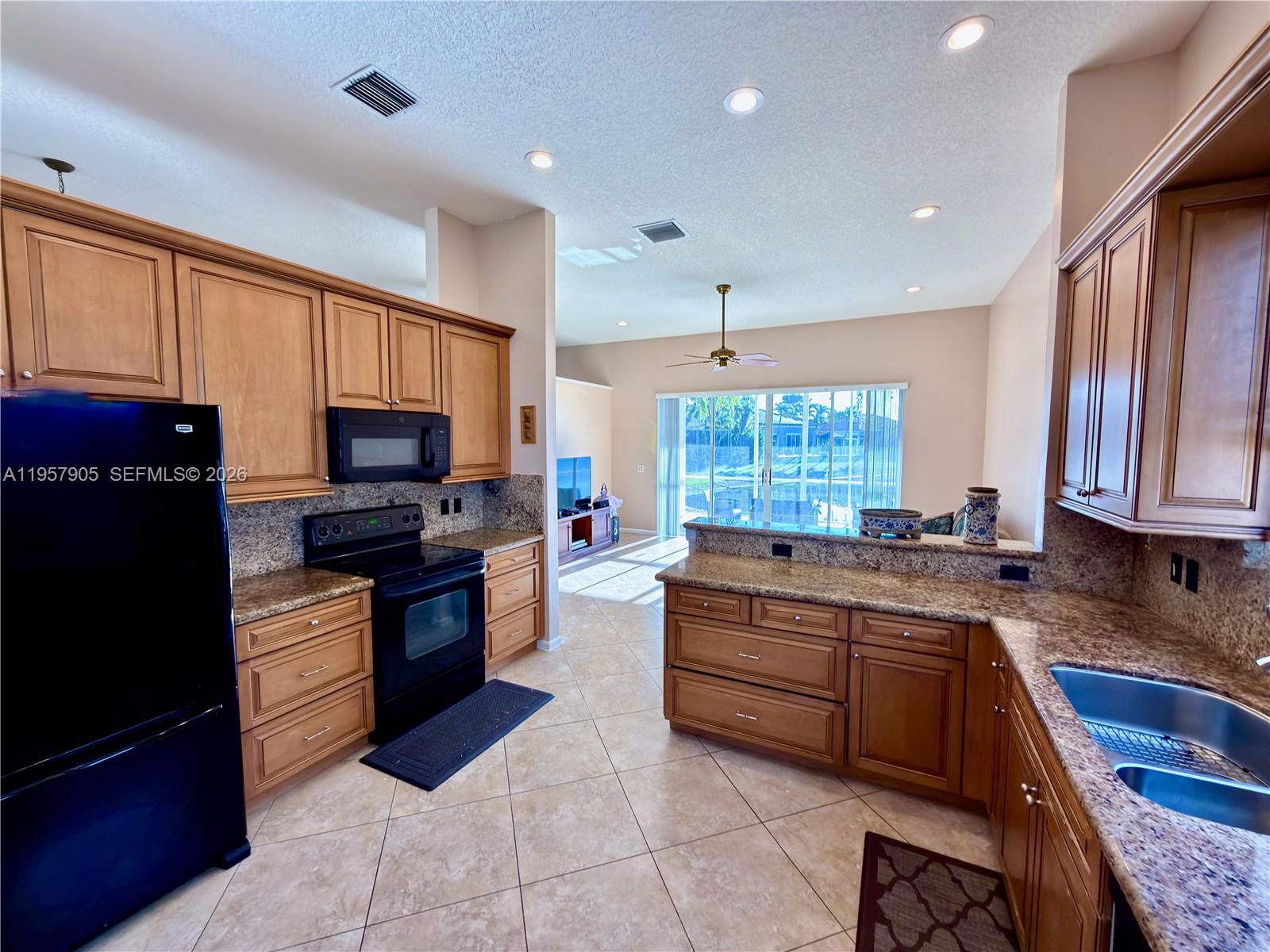 BOCA WINDS PAR E - Residential