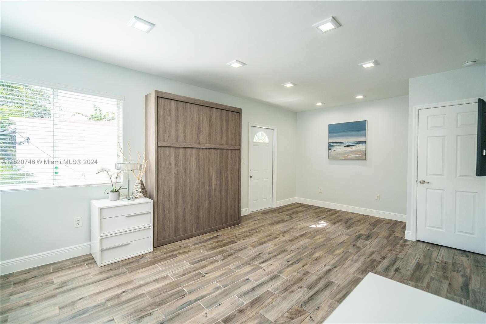 AQUA MARINE - Residential Lease