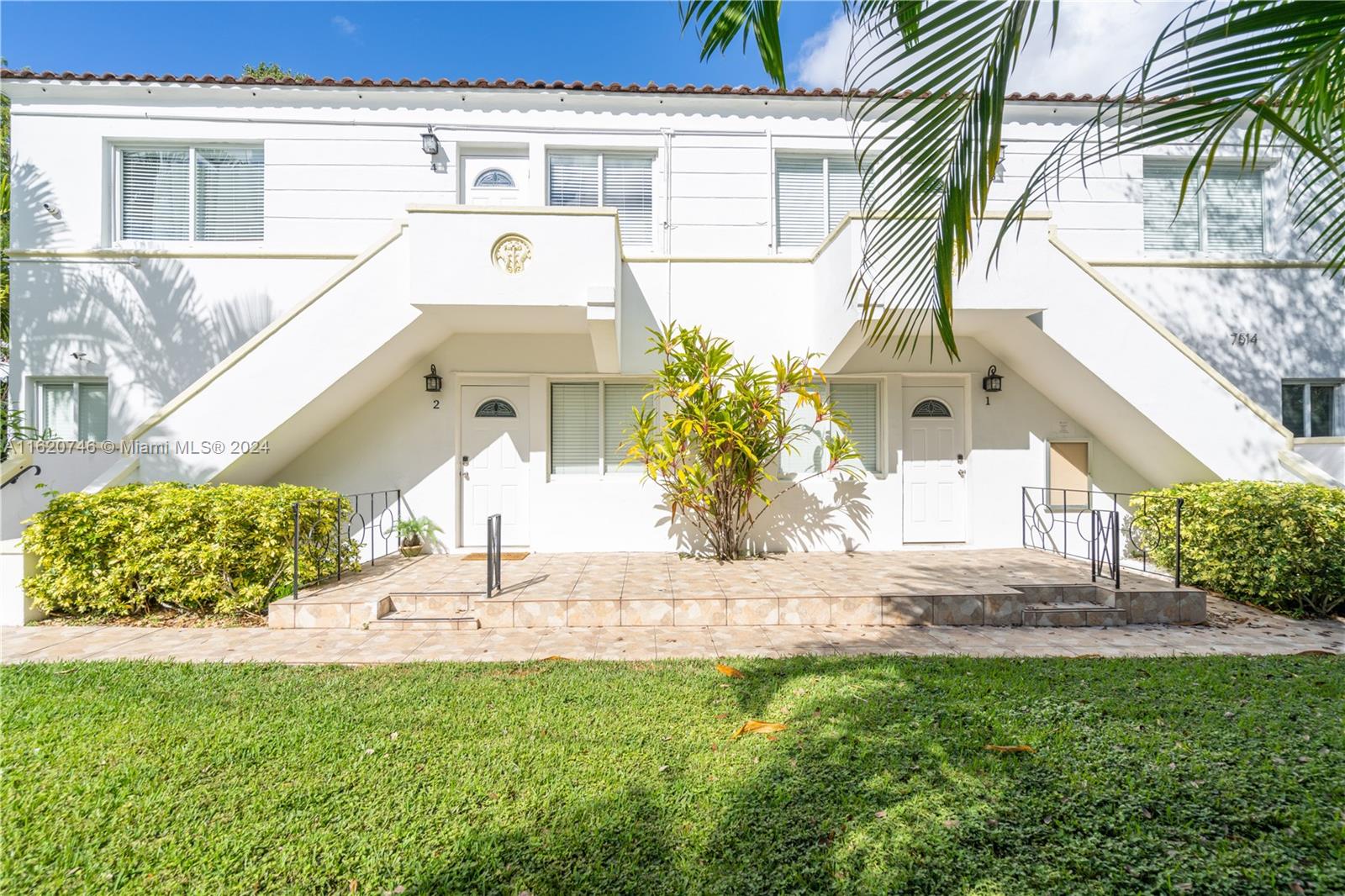 AQUA MARINE - Residential Lease