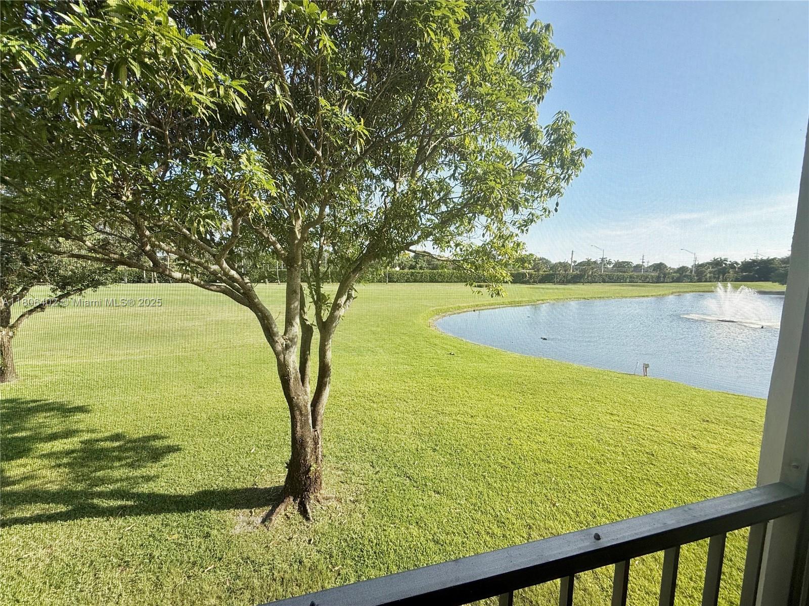 9820 S Hollybrook Lake Dr 202