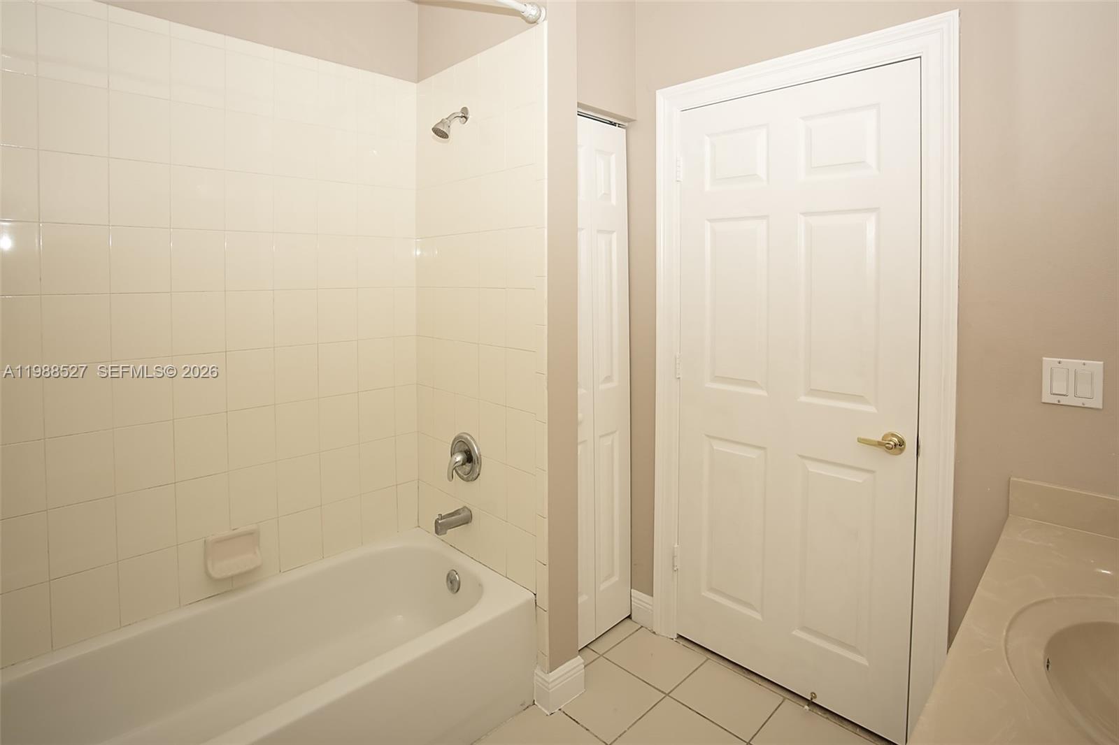 Mirabella - Residential Lease