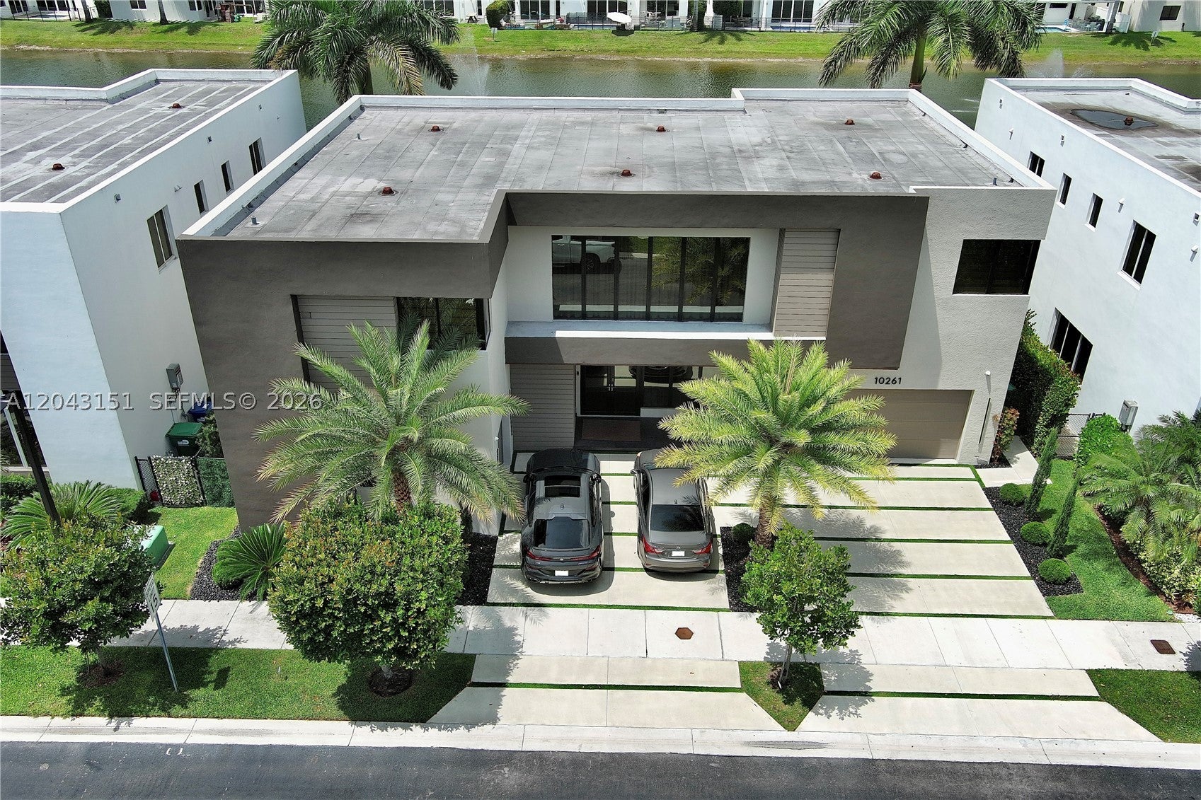 10261 NW 74th Ter 10261