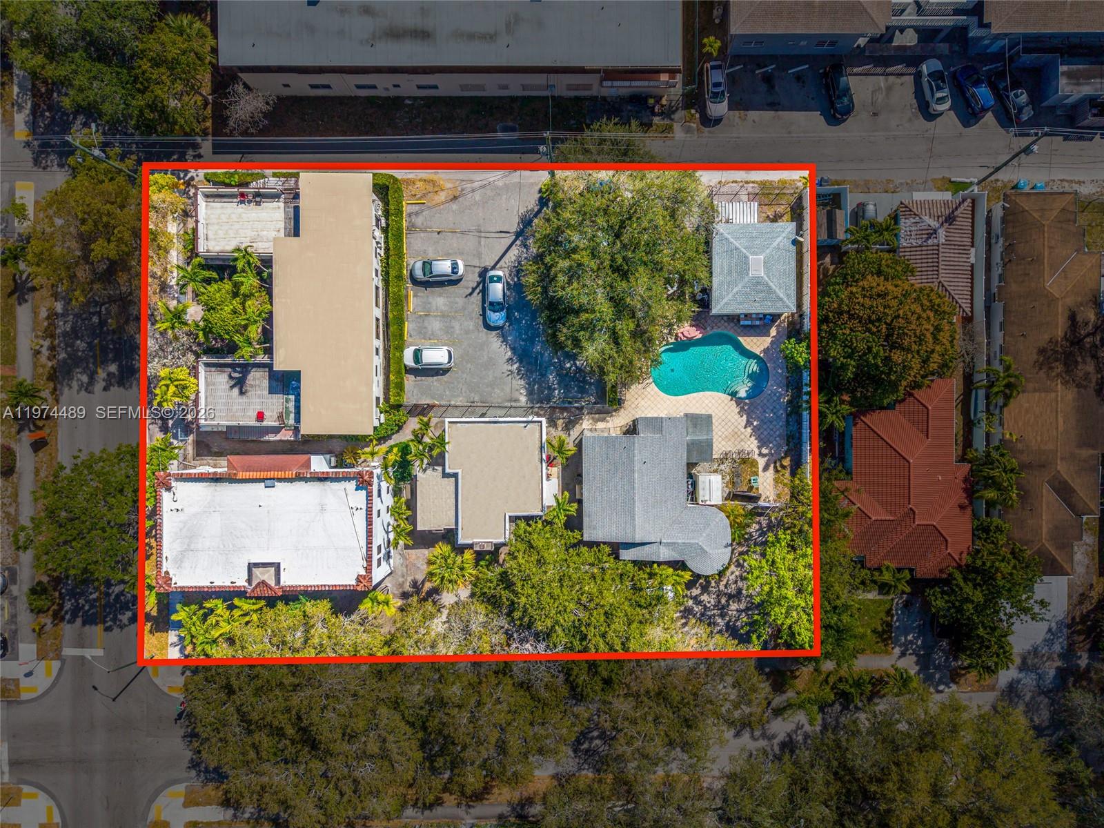 HOLLYWOOD - Residential Income