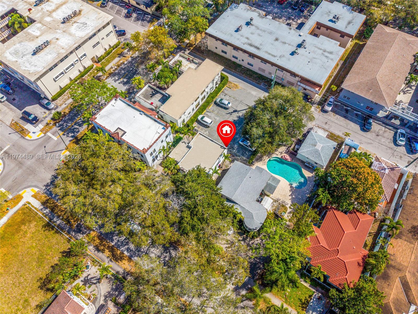 HOLLYWOOD - Residential Income