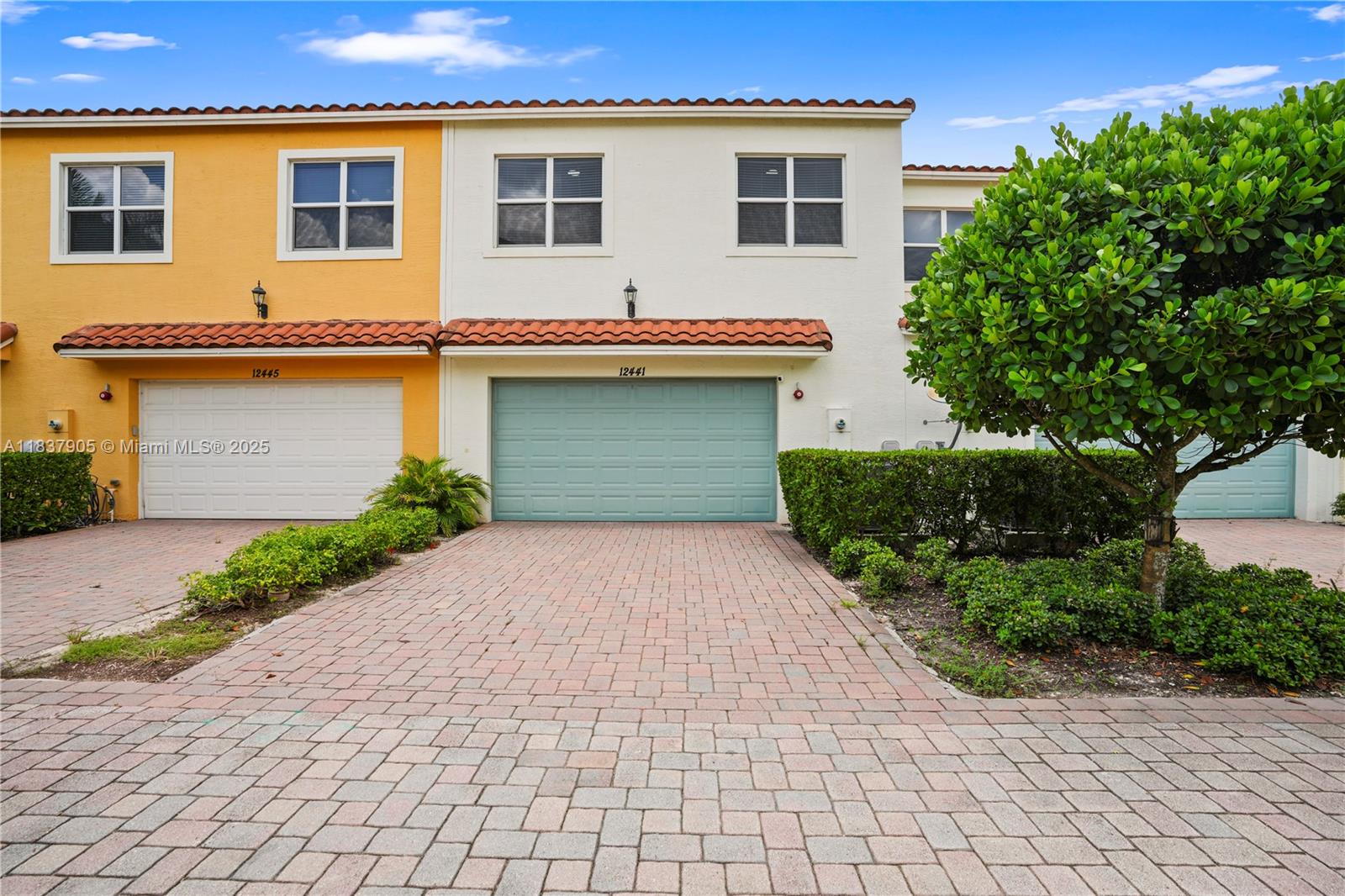 WELCOME TO YOUR NEXT HOME!!! THIS MODERN 3 BEDROOM 2.5 BATH TOWNHOME LCATED IN THE HIGHLY DESIRABLE CENTRA FALLS COMMUNITY IN PEMBROKE PINES. MODERN FINISHINGS, OPEN FLOOR PLAN, HIGH CEILINGS, OVER SIZED 2 CAR GARAGE, MOE IN READY. EASY TO SHOW CALL ME TODAY FOR A PRIVATE SHOWING.