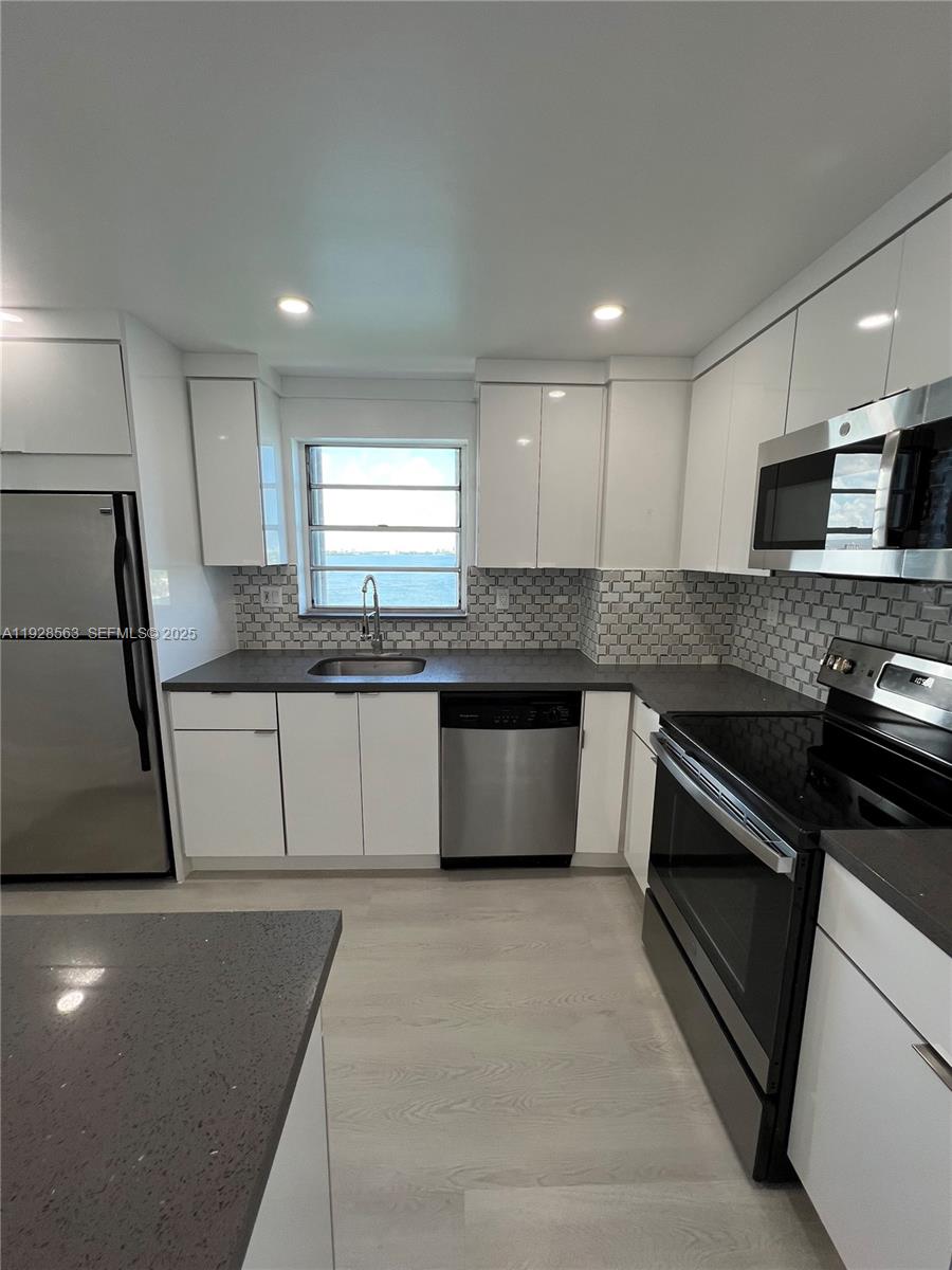 KENNEDY HOUSE CONDO - Residential