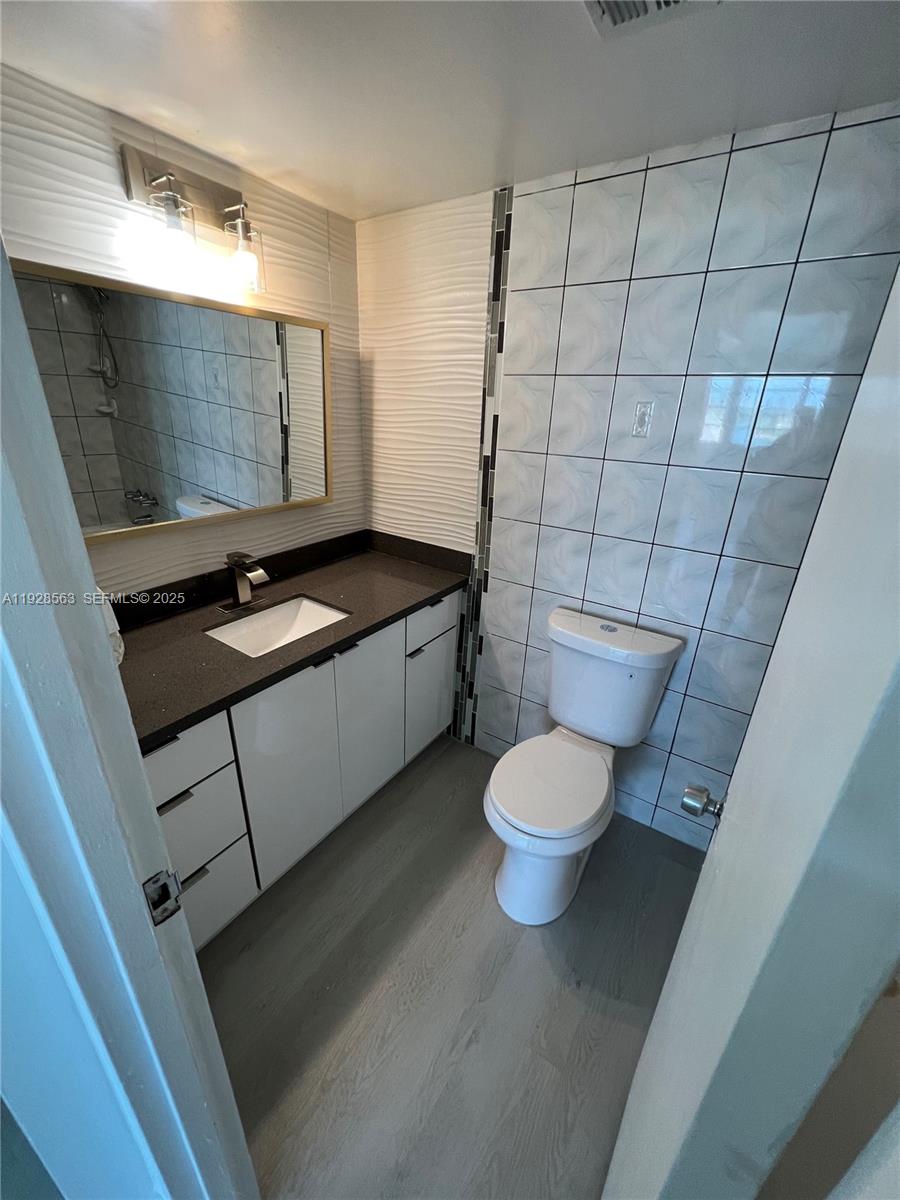 KENNEDY HOUSE CONDO - Residential