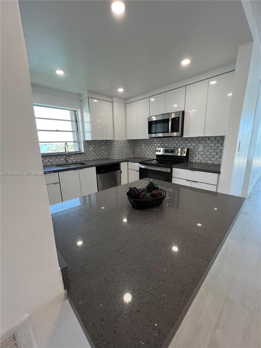 KENNEDY HOUSE CONDO - Residential