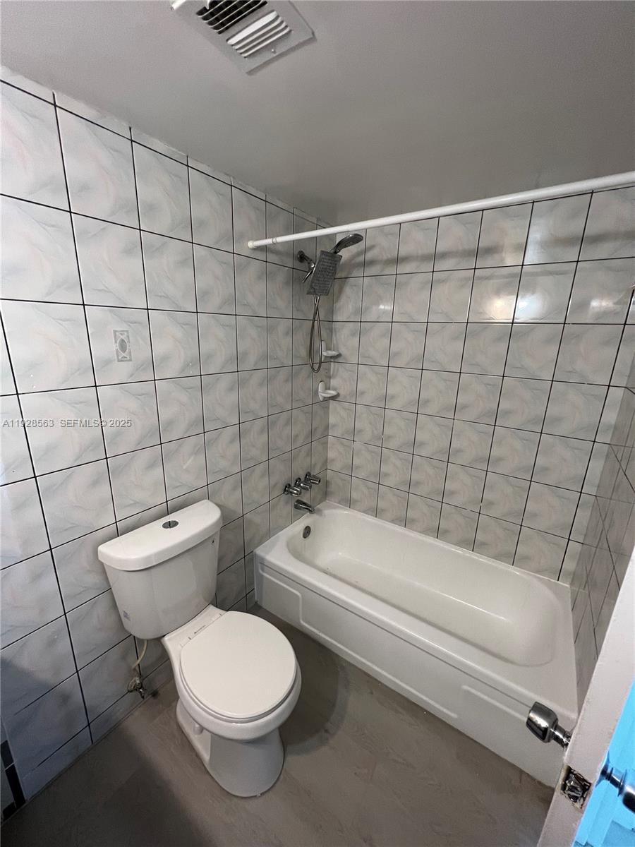 KENNEDY HOUSE CONDO - Residential