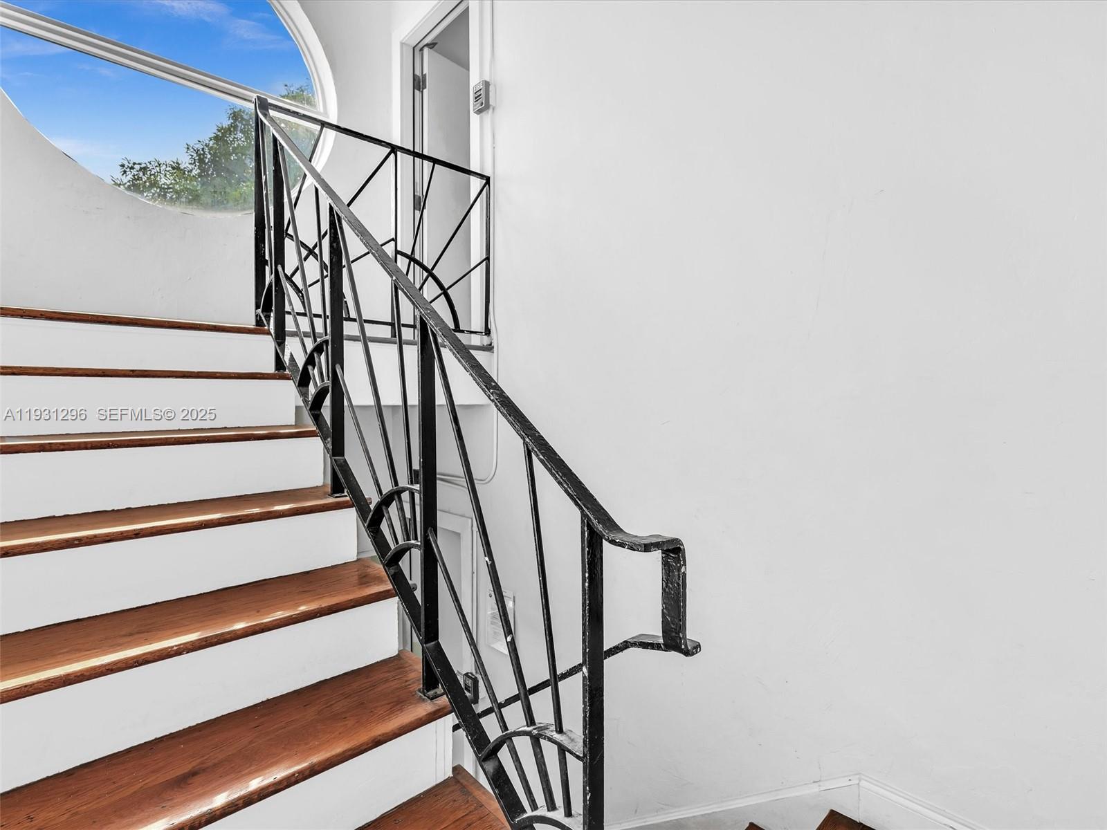 1005 MERIDIAN CONDO - Residential Lease