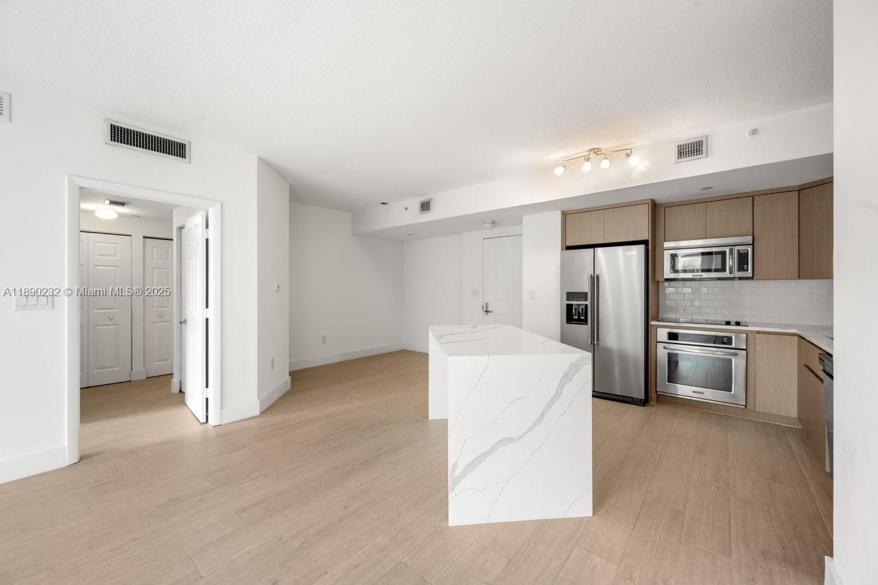Veranda Condo - Residential Lease