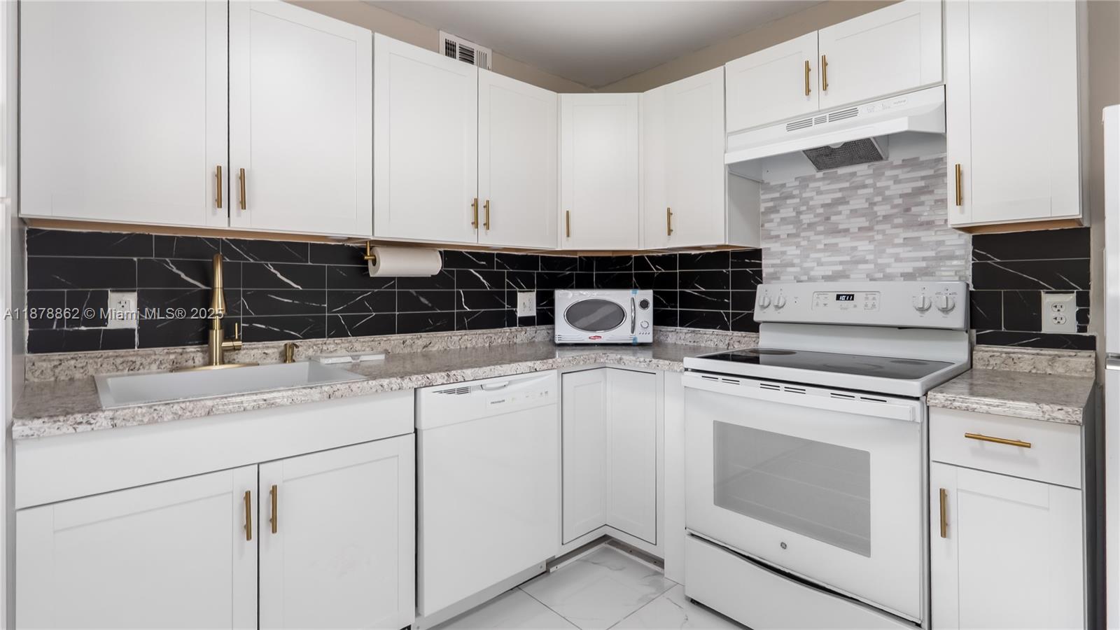 NEW HAMPTON AT CENTURY VI - Residential